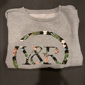 ✰Young and Reckless sweatshirt✰